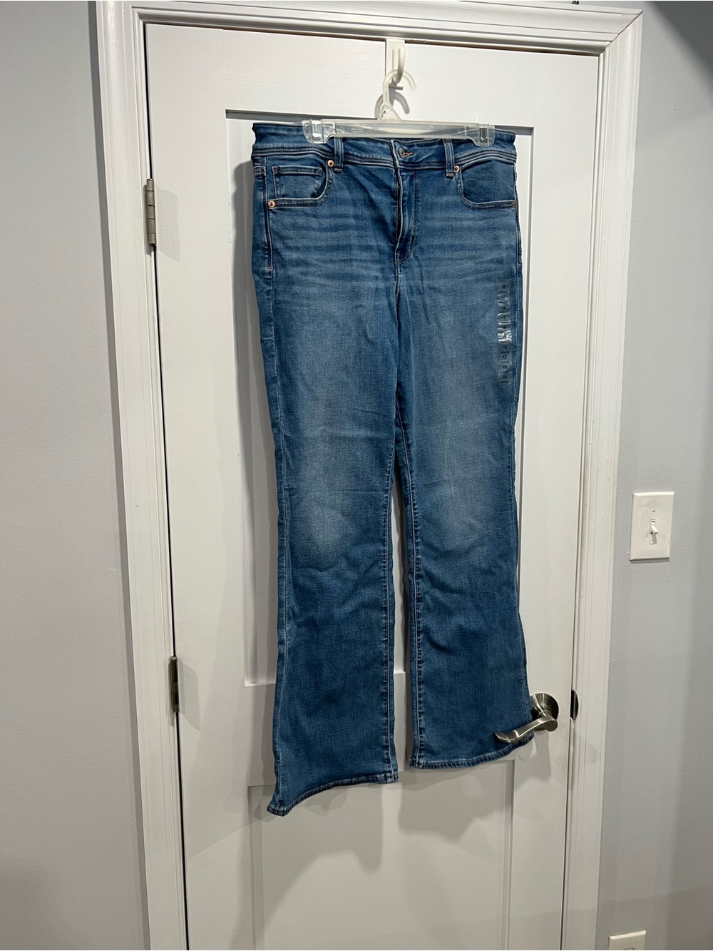 American Eagle Outfitters Women’s Medium Blue Flare Jeans